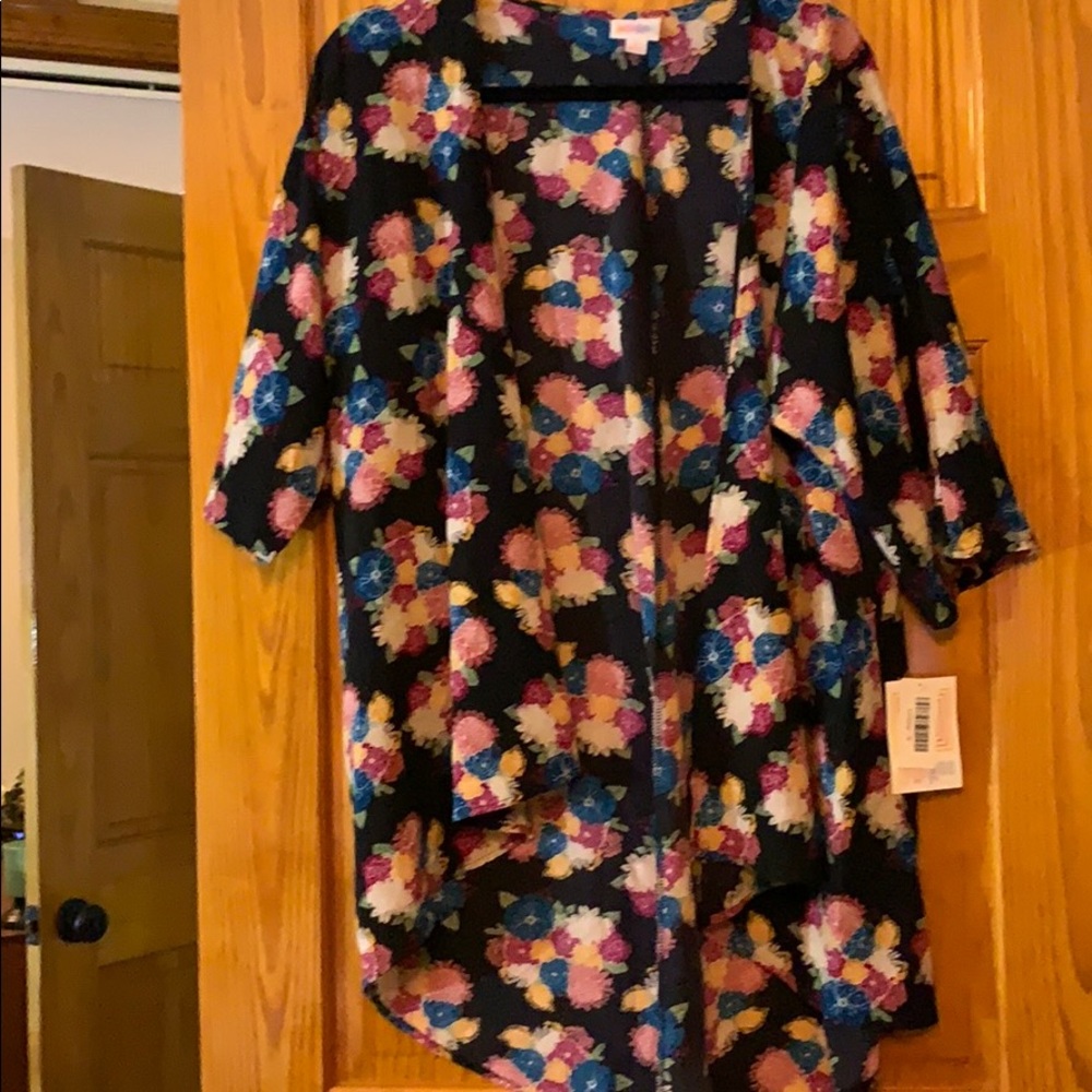 Beautiful addition to a solid colored dress